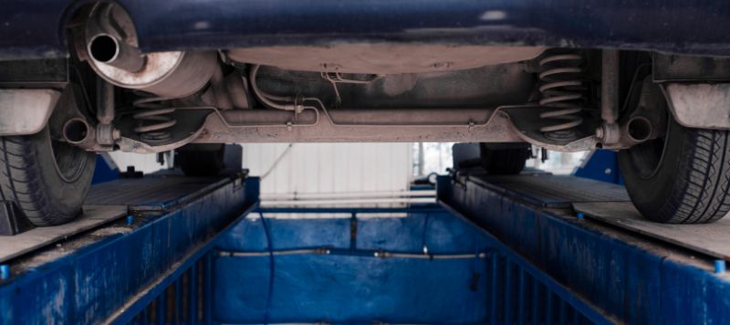 Как обработать днище автомобиля антикором?